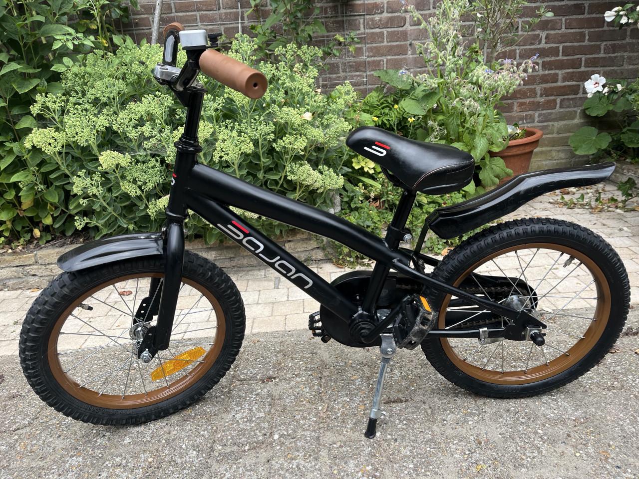 Kinderfiets 6 - 8 jaar. Merk: Sajan. Geheel in orde gemaakt.