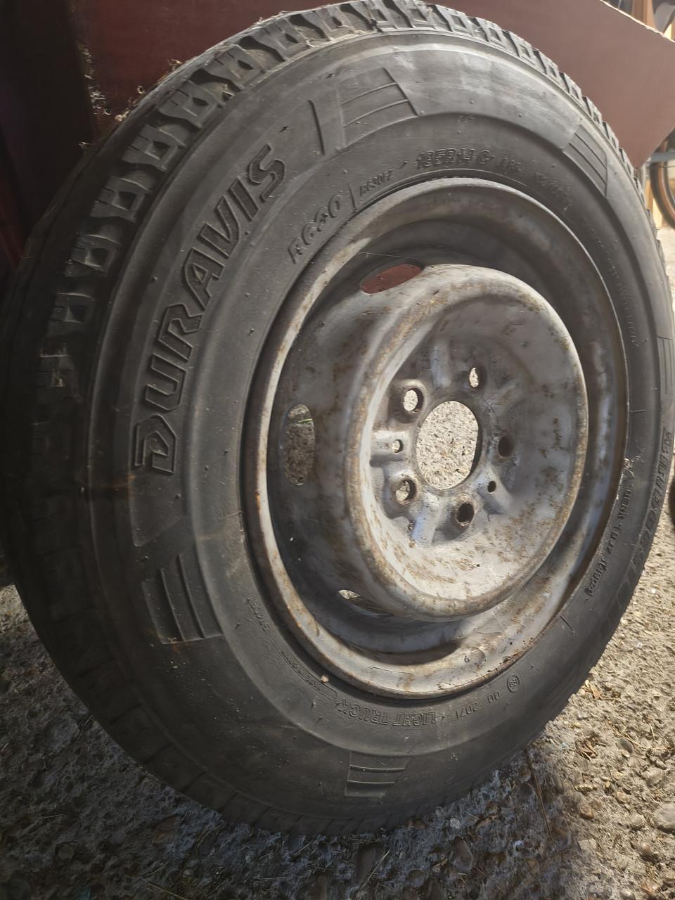2x Bridgestone Duravis band op velg 185R14, light truck.