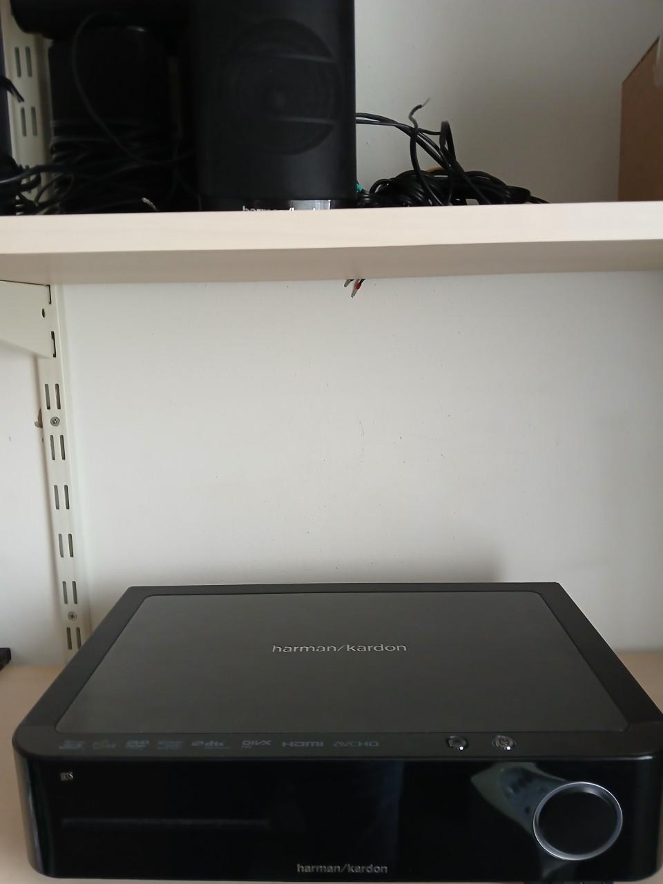 Harmon Kardon Blu Ray cinema speler met boxen