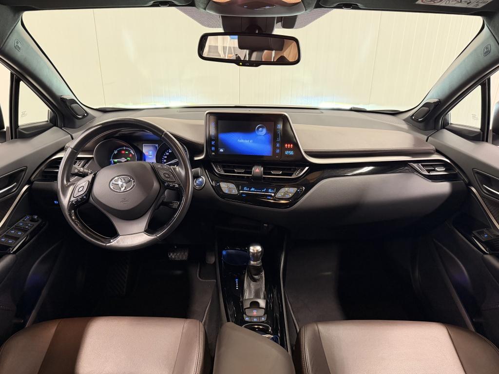 Toyota C-hr 1.8 hybrid executive