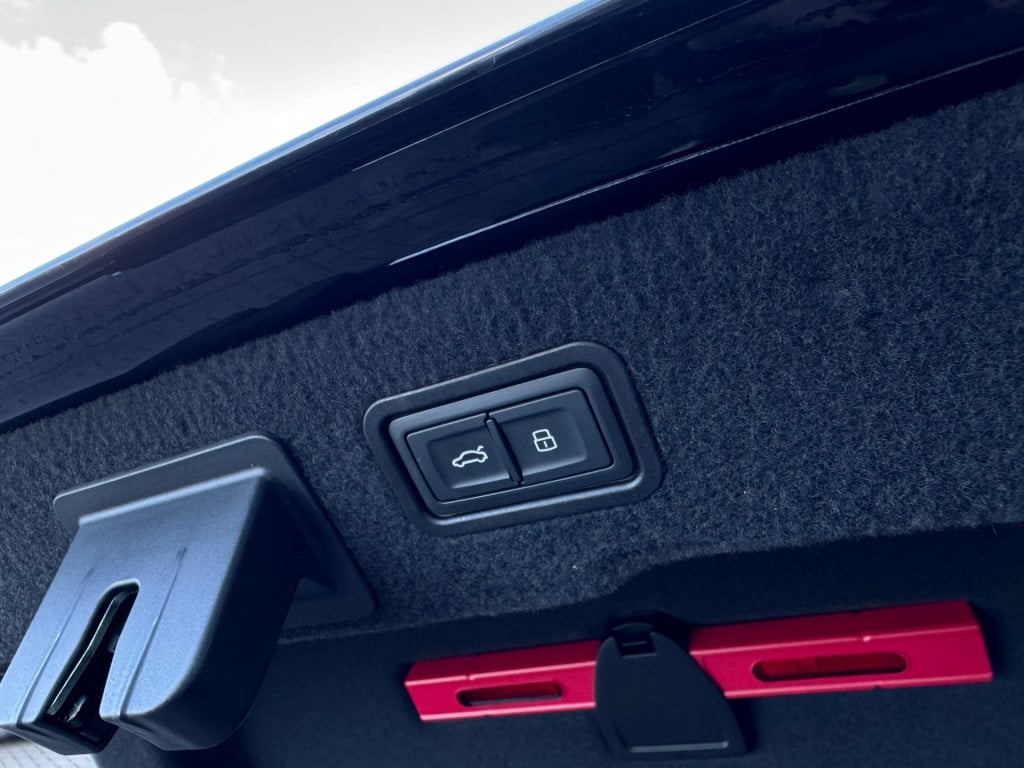 Audi S8 4.0 tfsi s8 np280,000€ abt keramisch laser nachtzicht 4-wielsturing