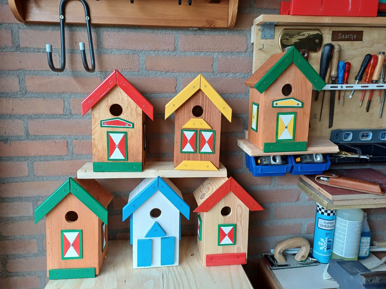 Vlinderkastjes , Nestkastjes en Vogel-Huisjes te Koop [ zie foto's ]