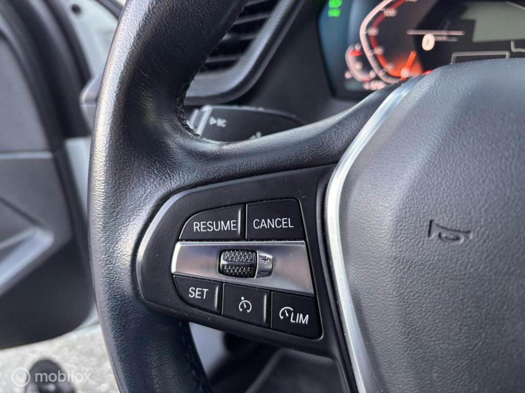 BMW 1 Serie 118i corporate sport virtual cockpit camara