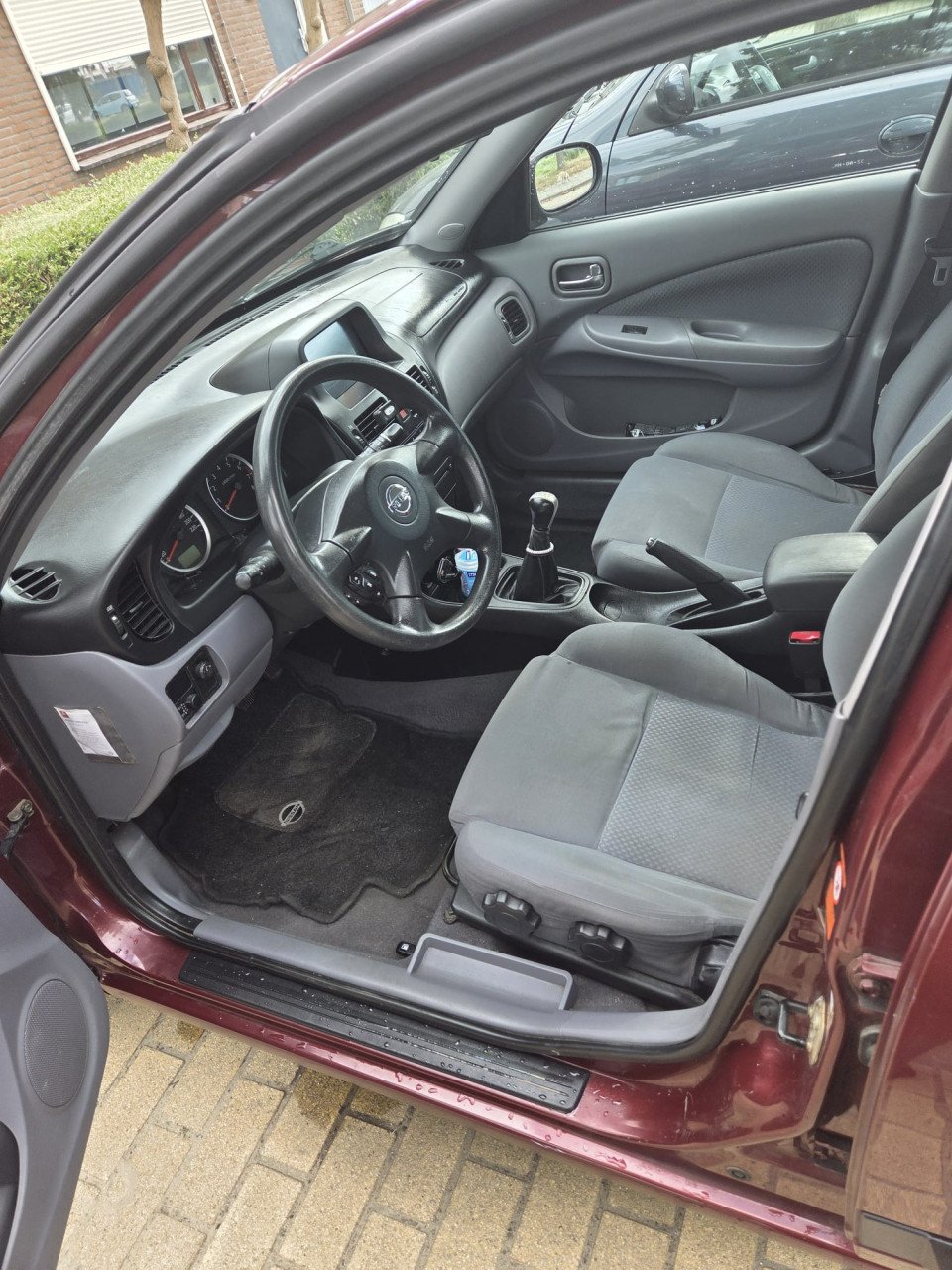 Nissan Almera 1,5 / 2003