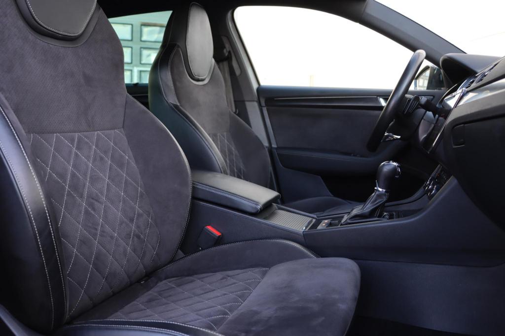 Skoda Superb combi 1.4 tsi iv sportline business 218pk dsg6