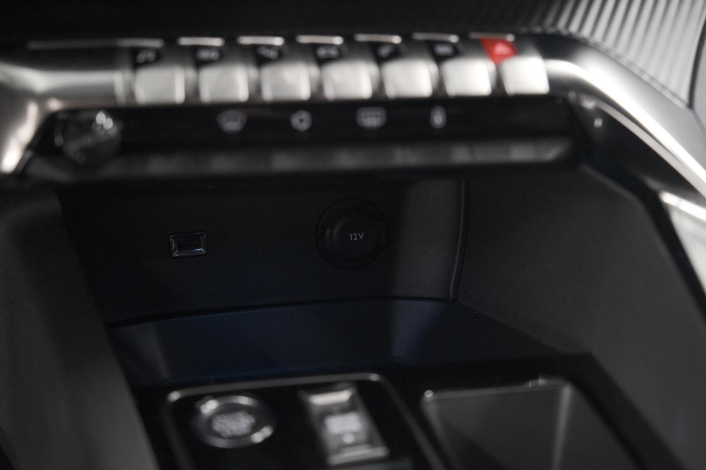 Peugeot 5008 hybrid 136 e-dsc6 allure | camera | apple carplay | navigatie 