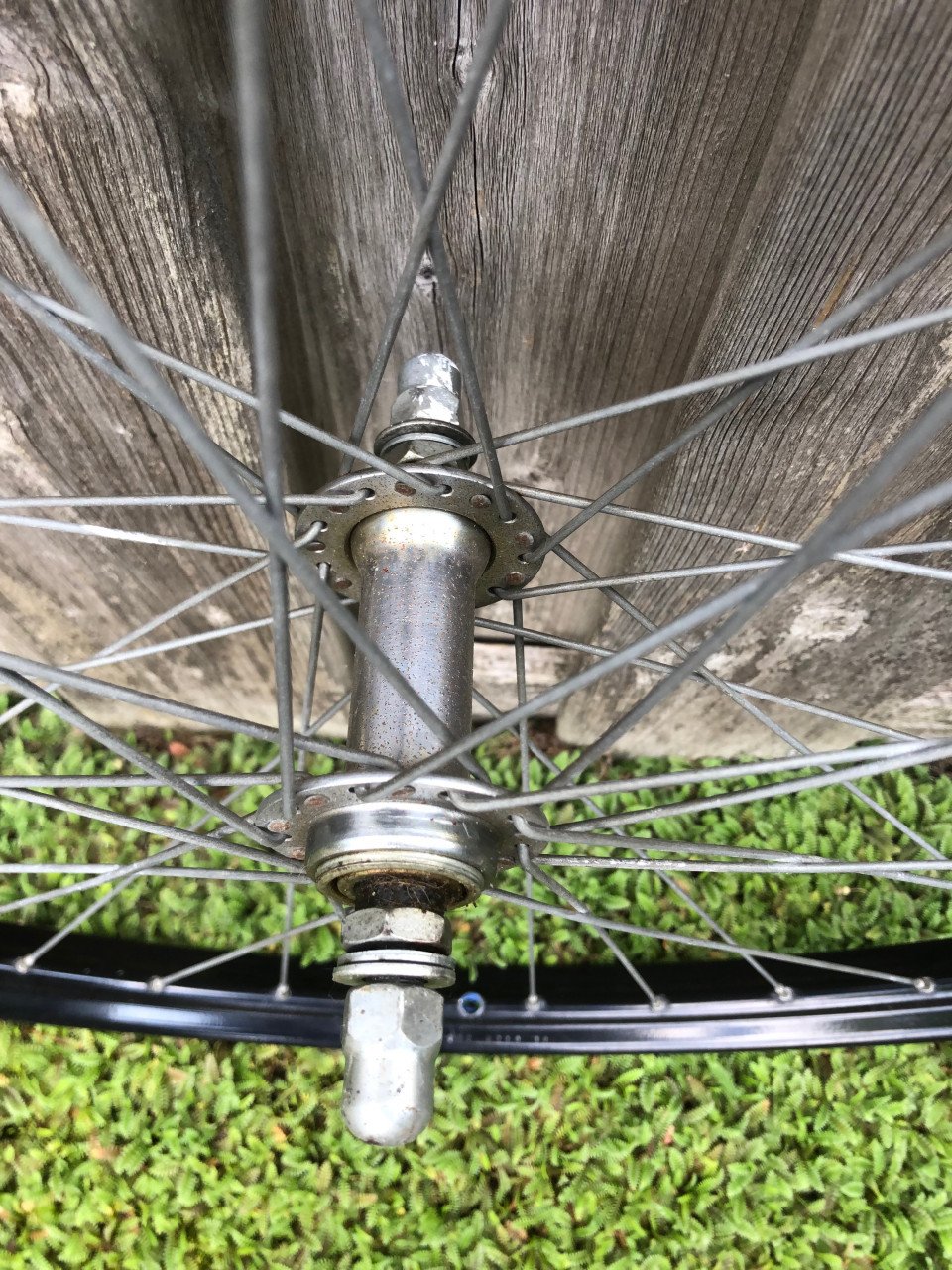 Goed omafiets voorwiel 28x1 1/2.