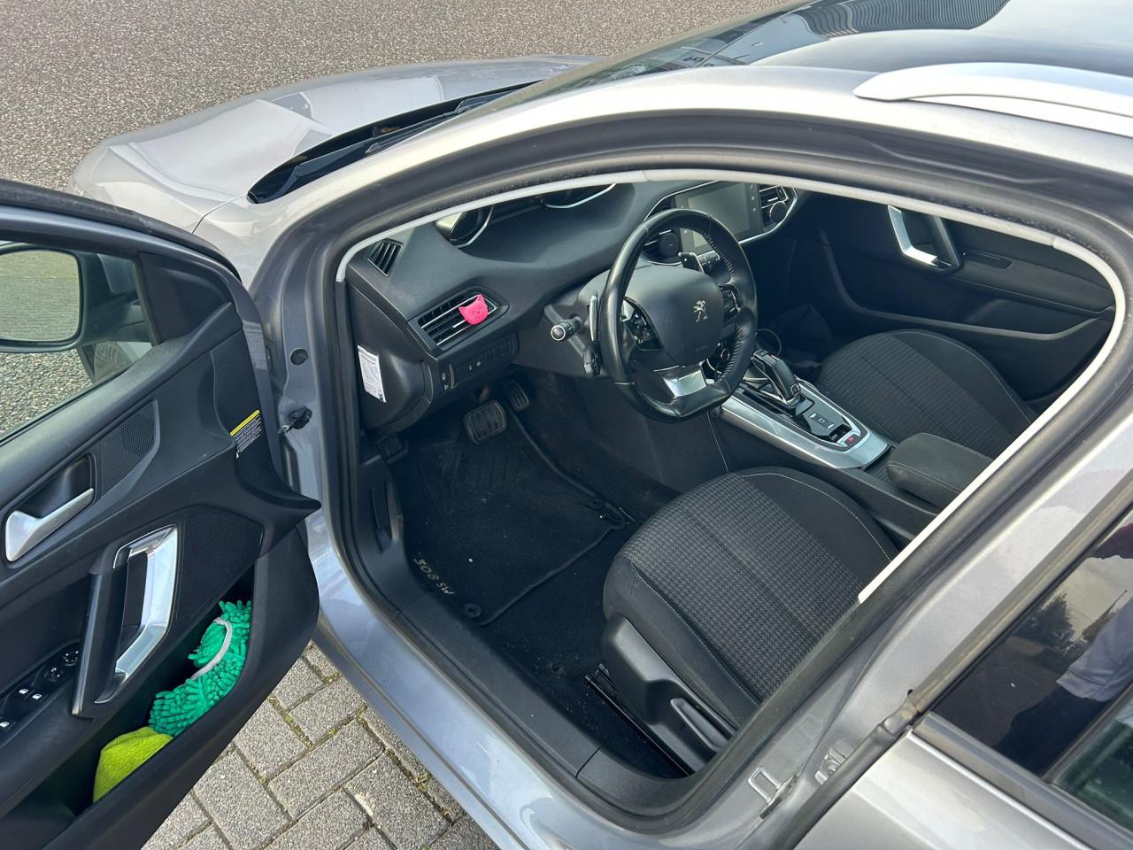 Peugeot 308 SW 1.2 PureTech Allure Automaat/Camera/Navi/Carplay//Pano