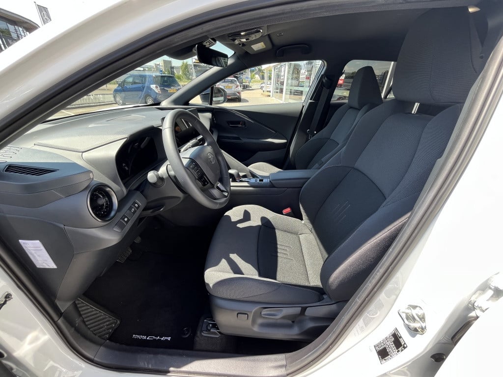 Toyota C-hr | demo | 1.8 hybr 140 first edition
