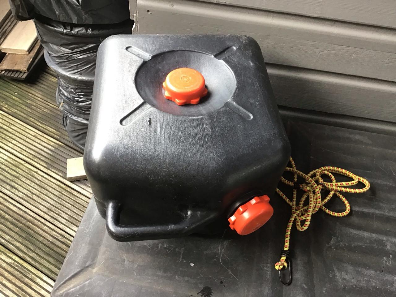 Jerrycan voor opvang grijs water.