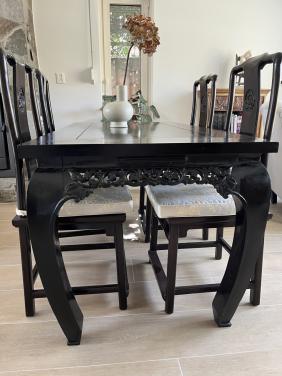 Oosterse eettafel met 4 stoelen