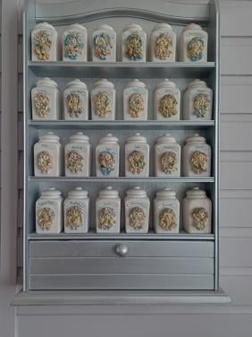 Uniek en nostalgisch kruidenrek