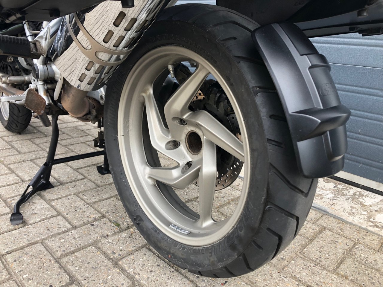 BMW R1200GS. 2010 met 142 dkm, ABS, valbeugel, zijkoffers rijklaar €5250,-
