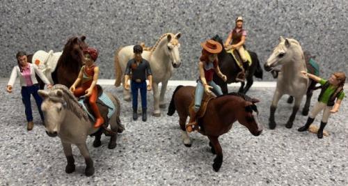 Schleich paarden en ruiters