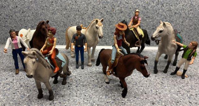 Schleich paarden en ruiters