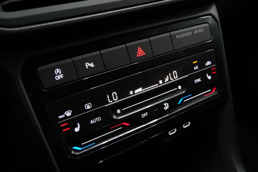 Volkswagen T-cross 1.0 tsi | led | acc | carplay | pdc |