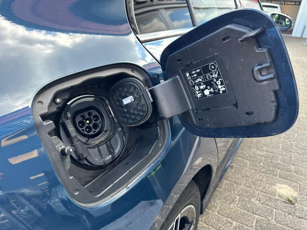 Mercedes-Benz A-Klasse 250 e business solution amg limited