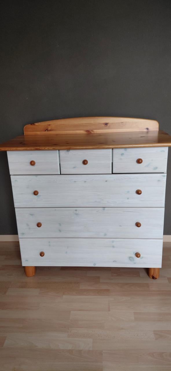 2-deurs hang- legkast en commode