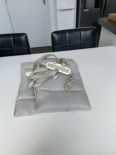 Zo goed als nieuwe Stokke Tripp Trapp meegroeistoel incl. babyset