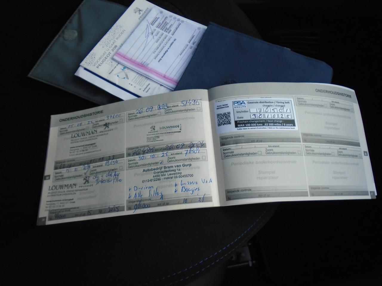 Peugeot 208 1.2 Signature