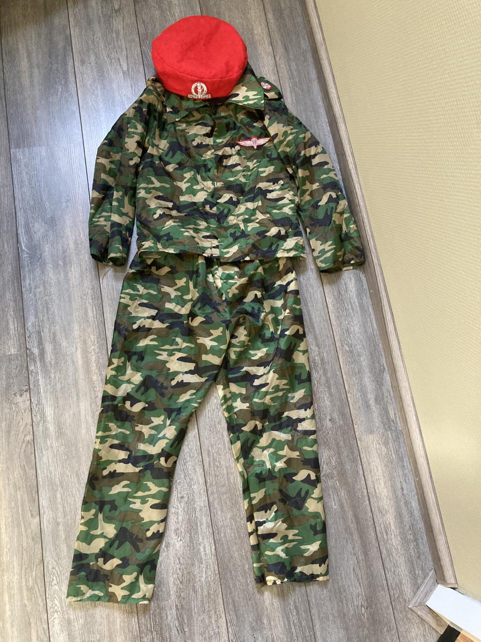 Carnavalspakje maat 128