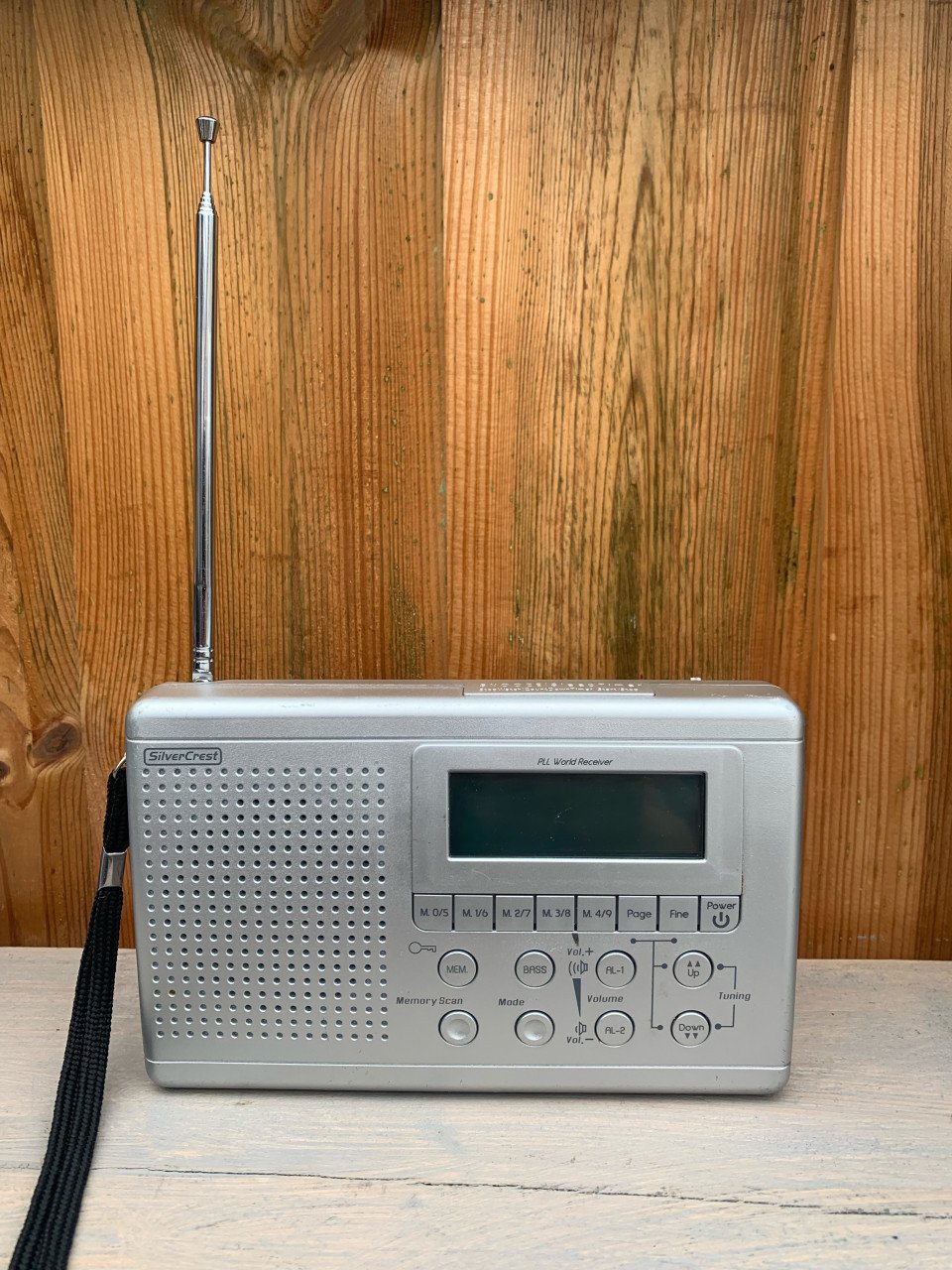 Transistor radio te koop