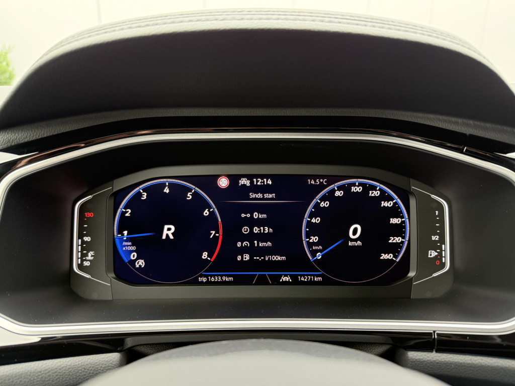 Volkswagen T-roc 1.5 tsi 150pk dsg r-line | acc | side assist | camera