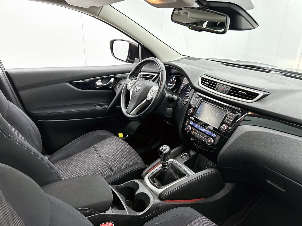 Nissan Qashqai 1.2 connect edition | panoramadak | trekhaak |