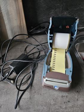 Werkende Dymo label writer 400 turbo printer met labels