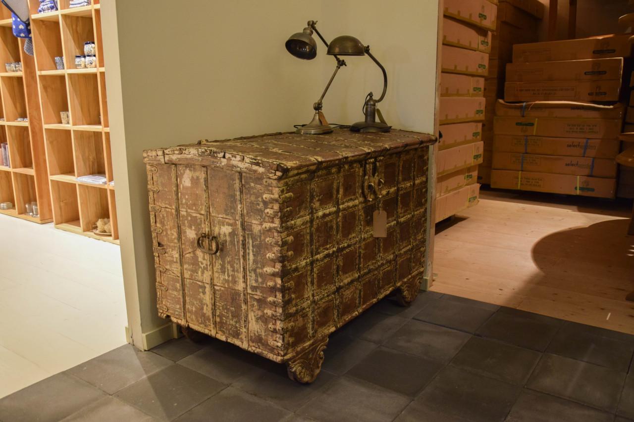 MOET WEG !!  Div. meubelen uit leegverkoop !!  ZIE ADVERTENTIE