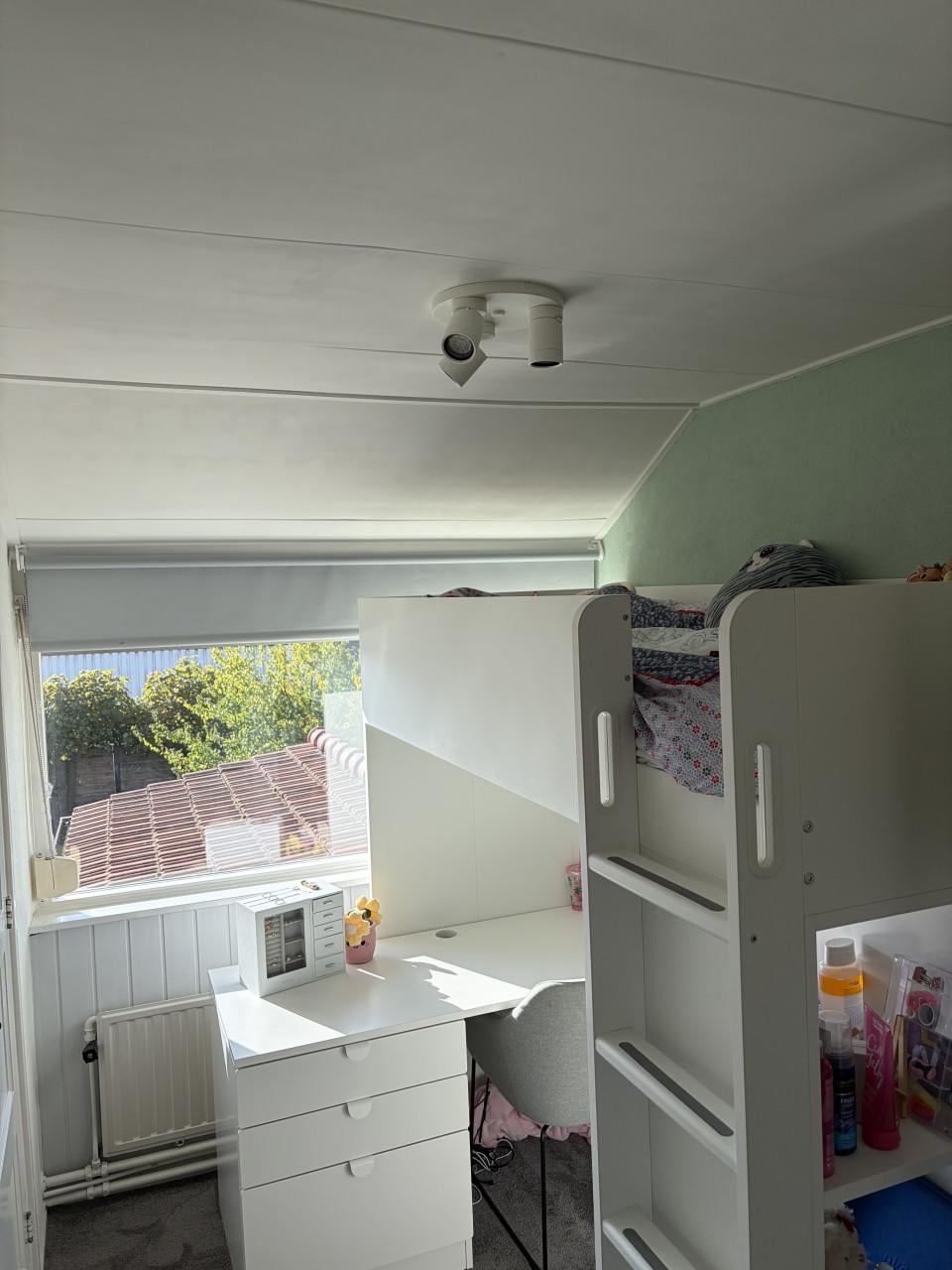 Hoogslaper wit met bureau