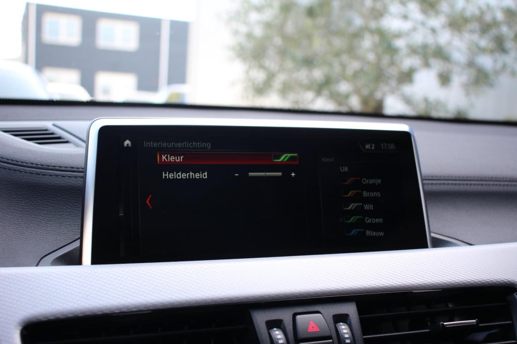 BMW X2 sdrive20i m-sport automaat. - led - elek kofferklep - headup - navi 