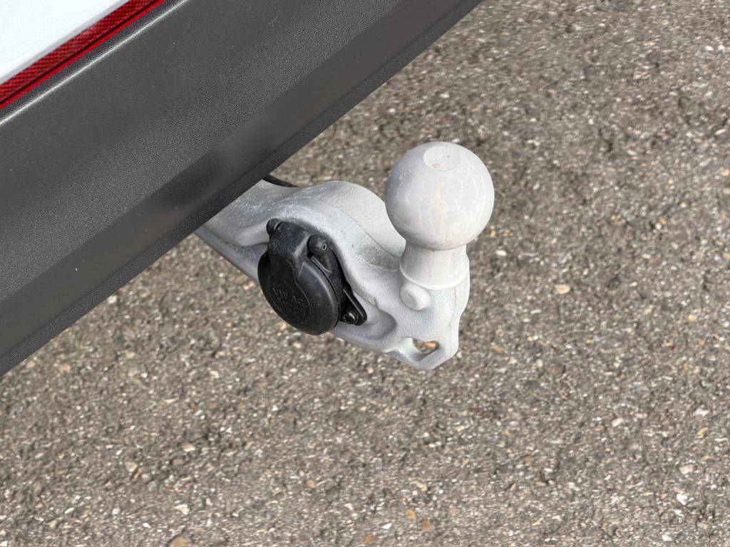 Volkswagen Tiguan 1.5 ehybrid elegance 204pk | panoramadak | trekhaak | 20"