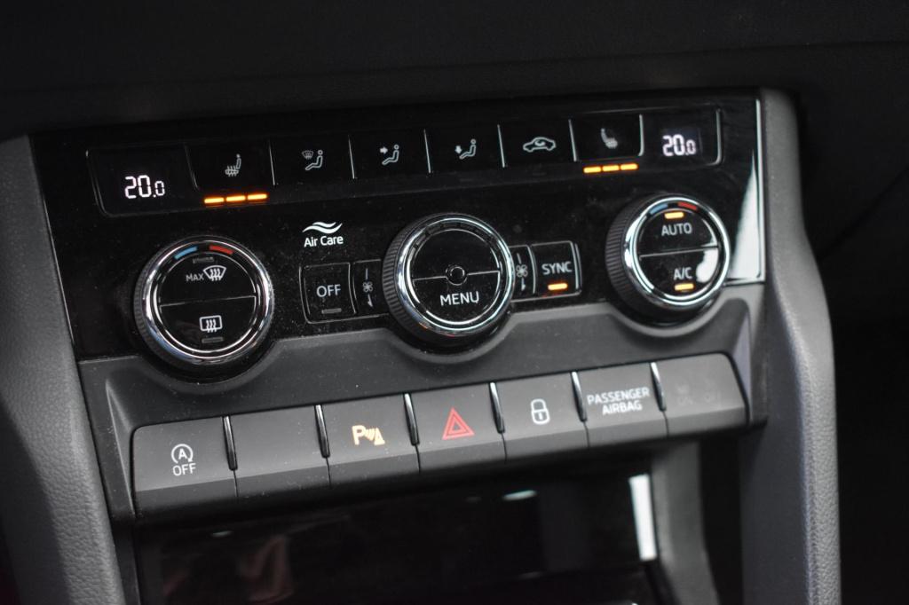 Skoda Karoq 1.5 tsi act sportline | mj21 | trekhaak | camera | virtual | na