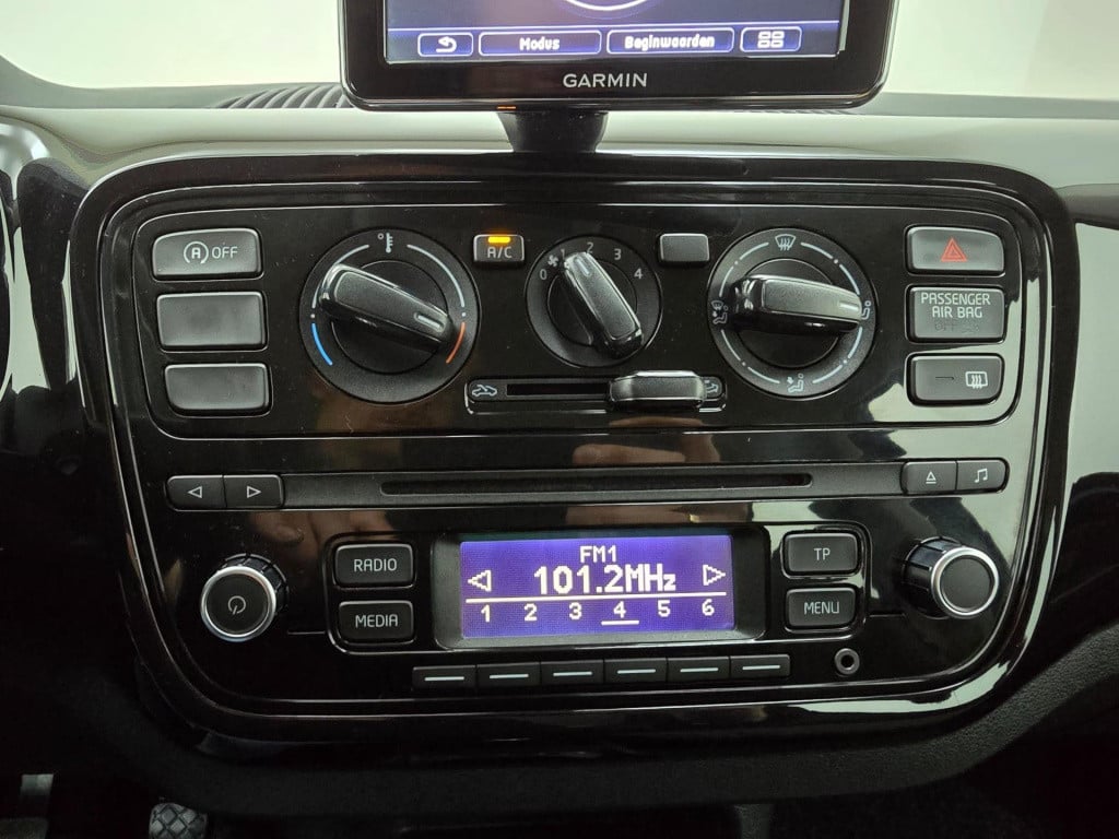 Volkswagen UP! occasion 1.0 move up! bluemotion zeer zuinig en 5 deurs | tw