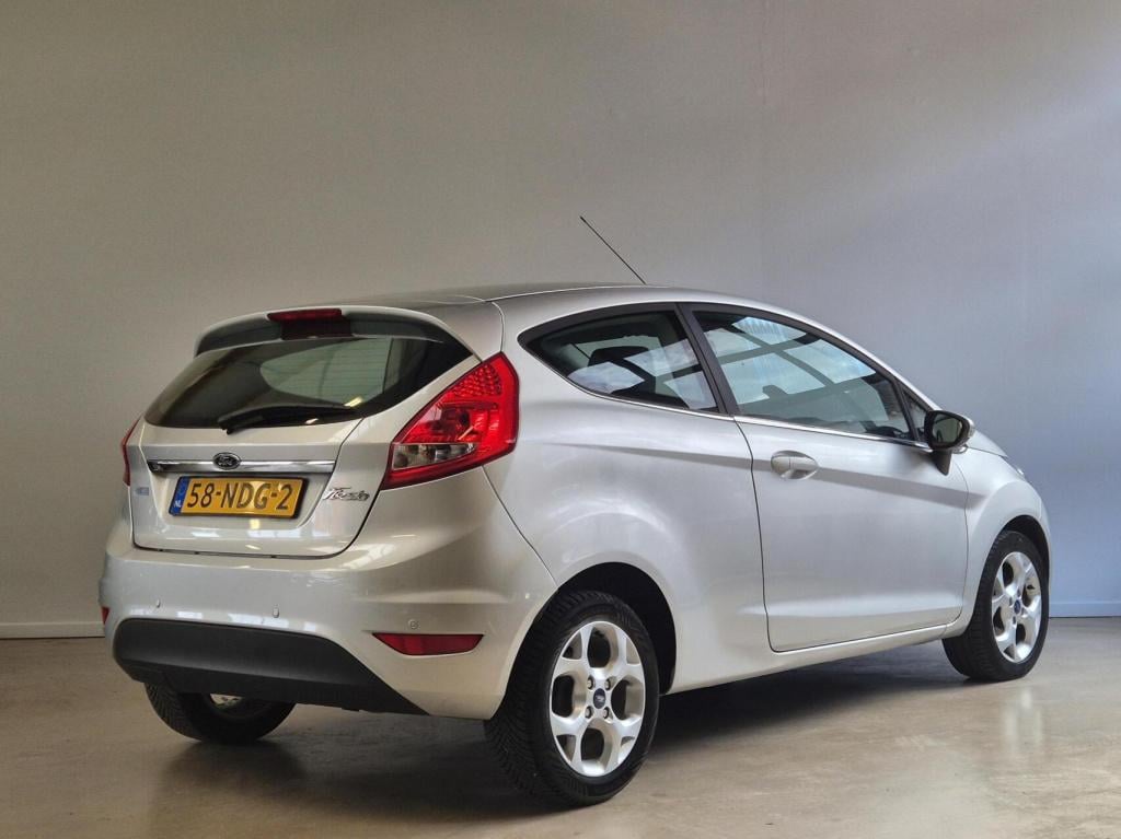 Ford Fiesta 1.4 titanium / automaat / origineel nl