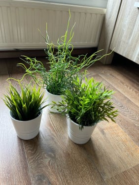 3 kunstplanten met potjes