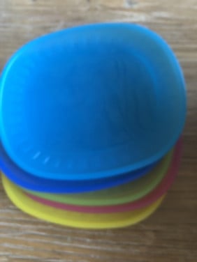 Plastic bordjes