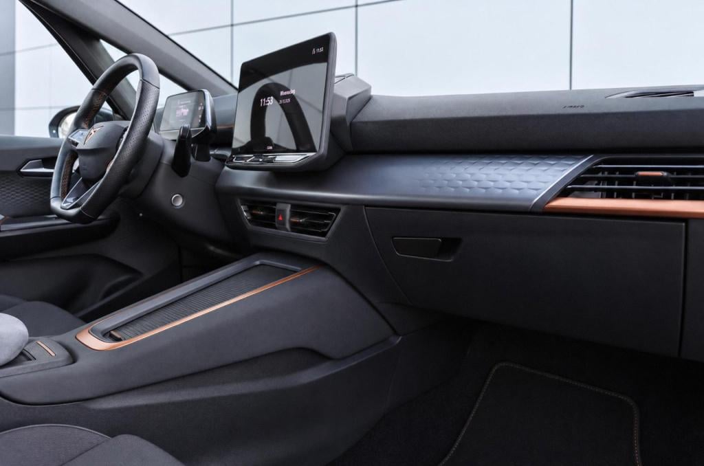 Cupra Born business 63 kwh 230pk | soh 98,2%