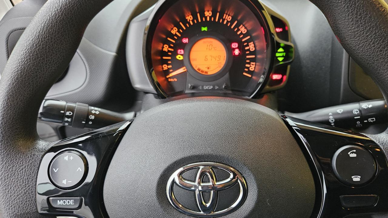 Zuinige TOYOTA AYGO 1.0 X-FUN 2018 / NL AUTO / NAP / 67.462 KM !