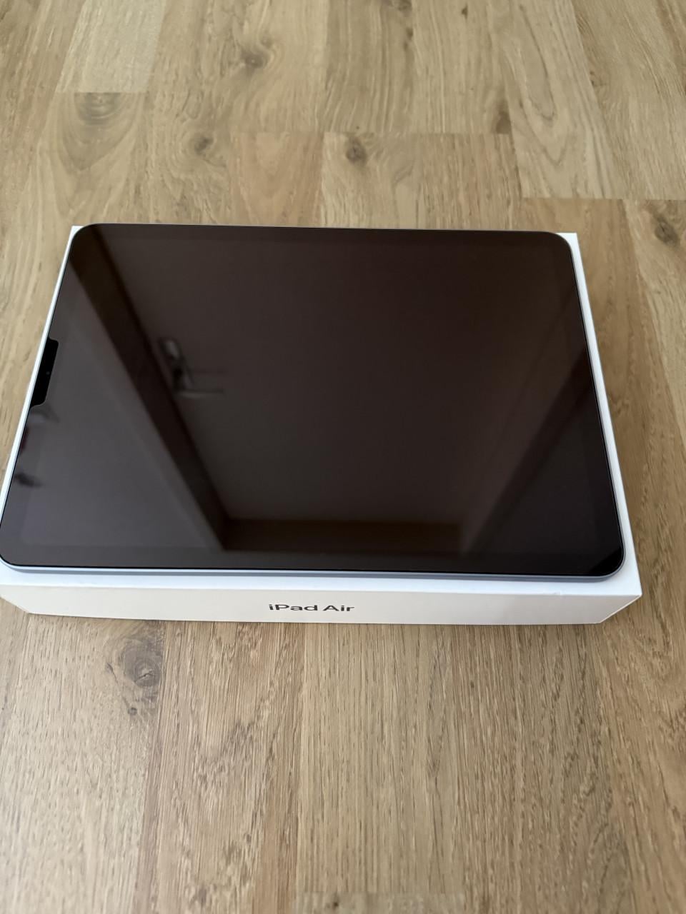 IPad Air 4 (2020) 64GB WiFi Sky Blue – Zeer nette staat + doos