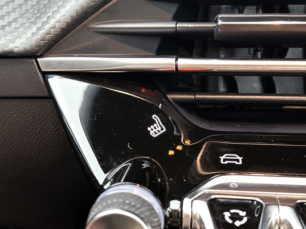 Peugeot 208 hybrid 100 e-dcs6 allure | automaat | | keyless | camera achter
