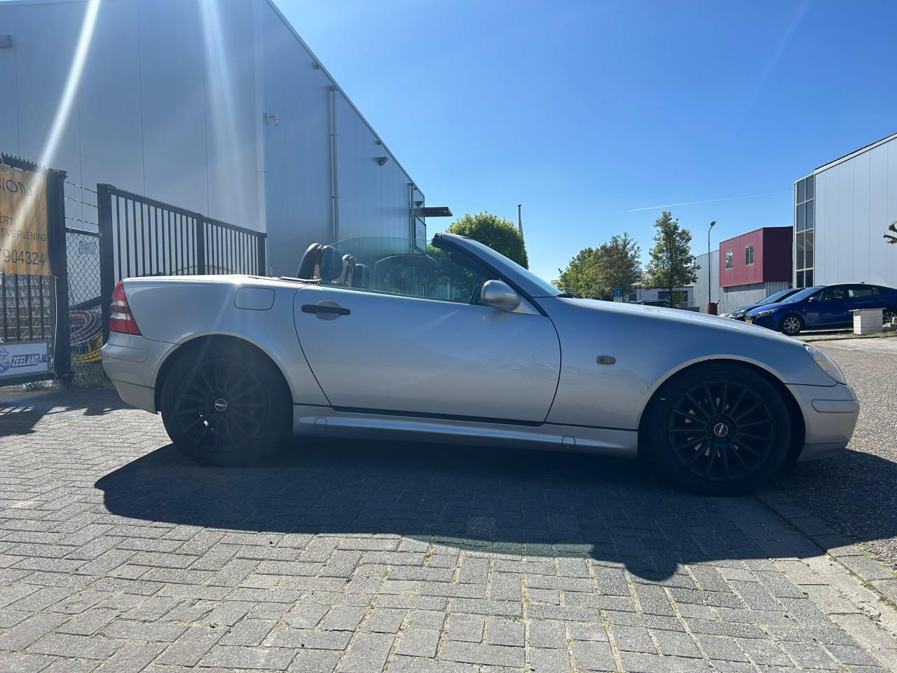 Mercedes-Benz SLK-klasse 200 Mooie Auto en Klinkt Mooi Sportief!