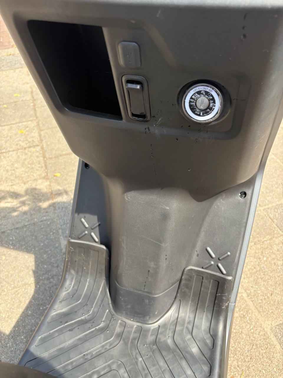 Niu NQi Sport Elektrische Scooter - Zo goed als nieuw
