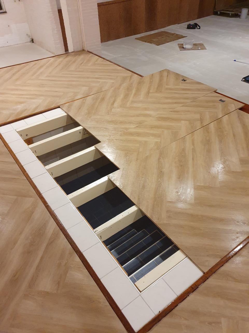 Voor een goede prijs uw laminaat of pvc vloer laten leggen.