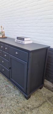 Mooi mat zwart houten dressoir/tv meubel