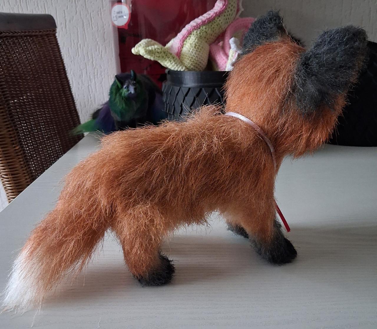Artdoll vos, poseerbaar