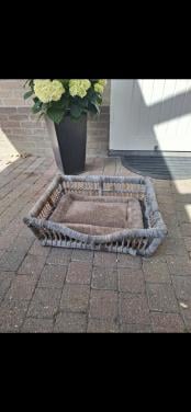 Rieten hond/kattenmand met kussen