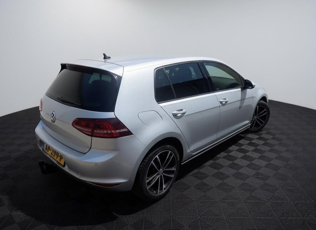 Volkswagen Golf 1.4 tsi gte connected series