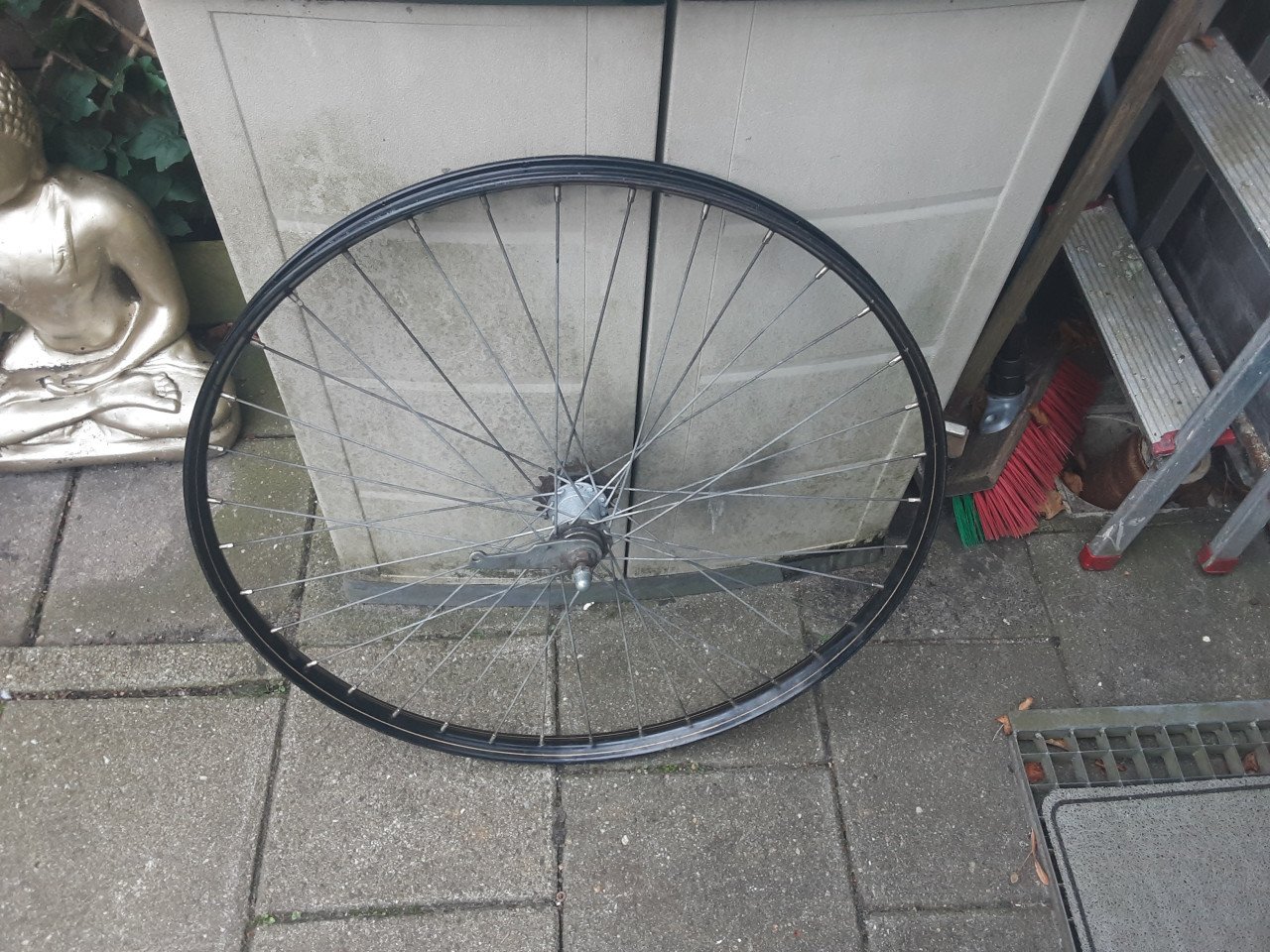 28 1 / 2 inch opoefiets achterwiel met terugtraprem